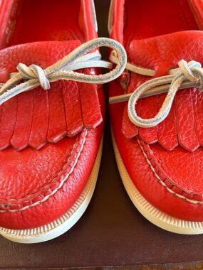 NWT RARE Vintage GH Bass Kiltie Tassrl boat shoe red pebbled leather size 8.5